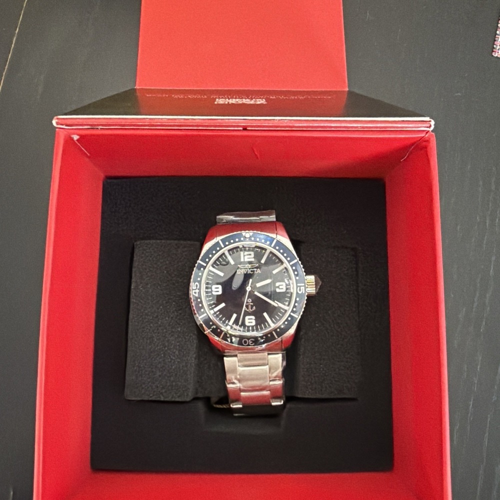 invicta Mens Watch 38mm Stainless Steel with Blue Bezel and Dial NEW! - Picture 5 of 5